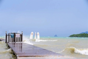 Le Ponton pendant le Cyclone Maria